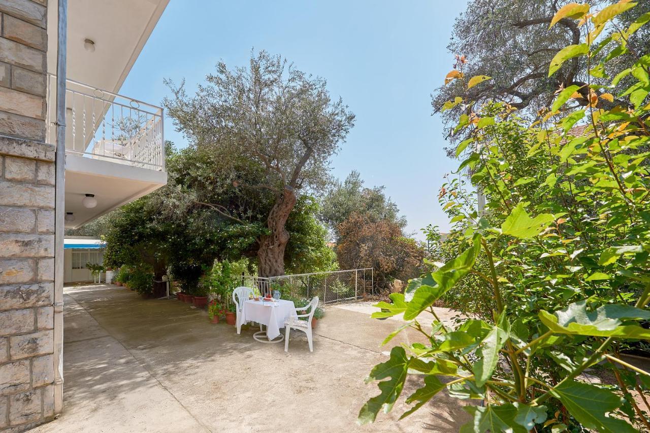 Apartmani Kuca U Maslinama Sveti Stefan Exteriör bild