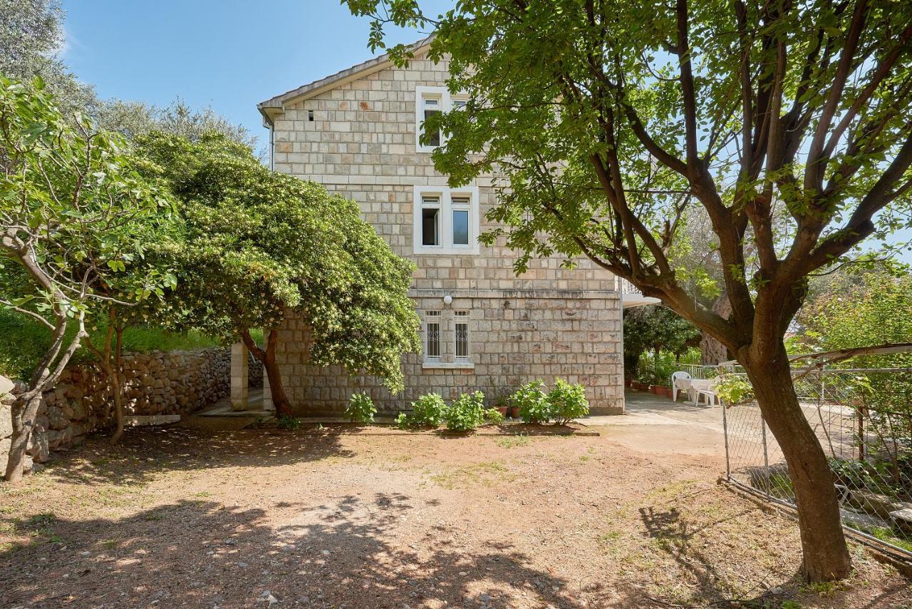 Apartmani Kuca U Maslinama Sveti Stefan Exteriör bild