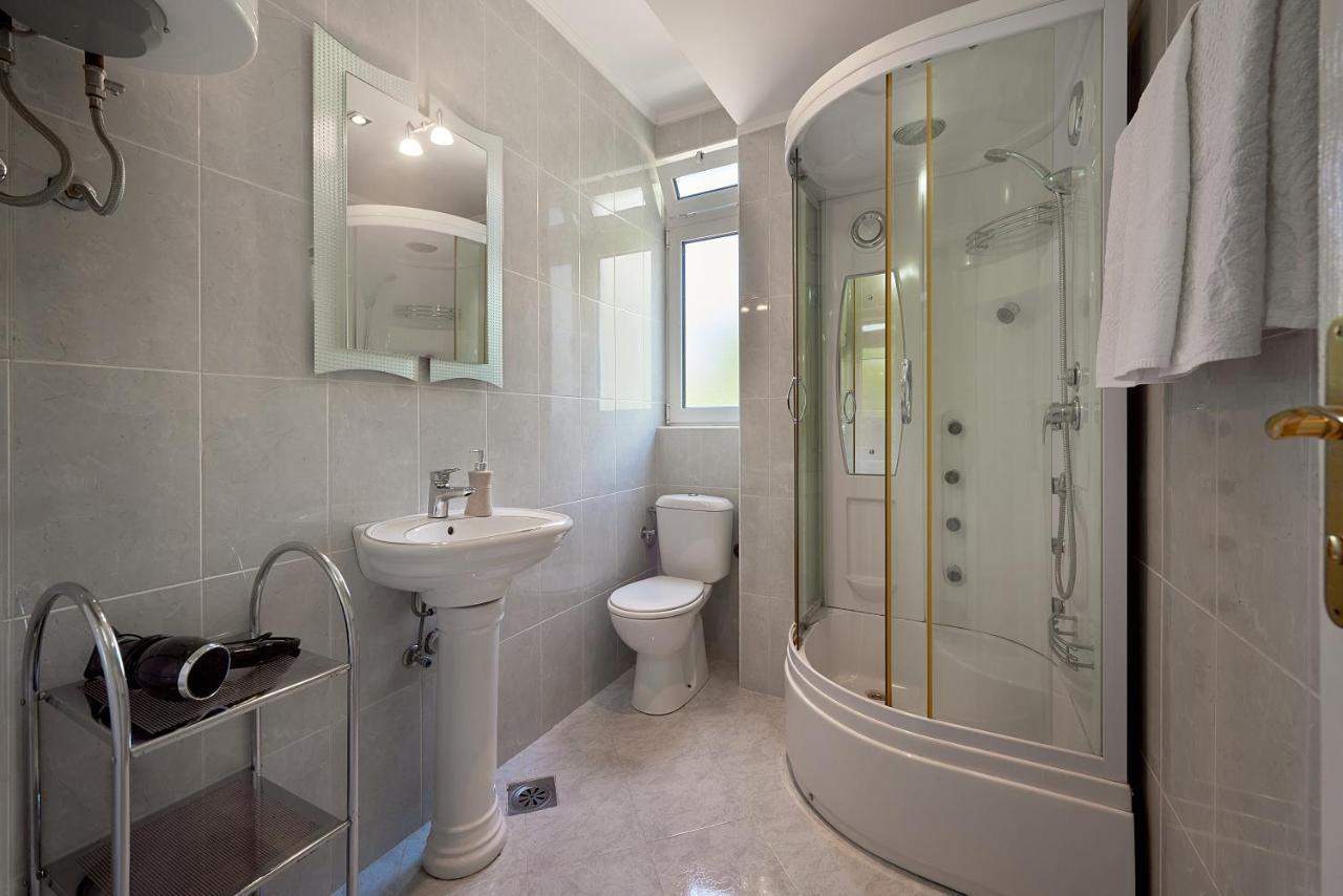 Apartmani Kuca U Maslinama Sveti Stefan Exteriör bild