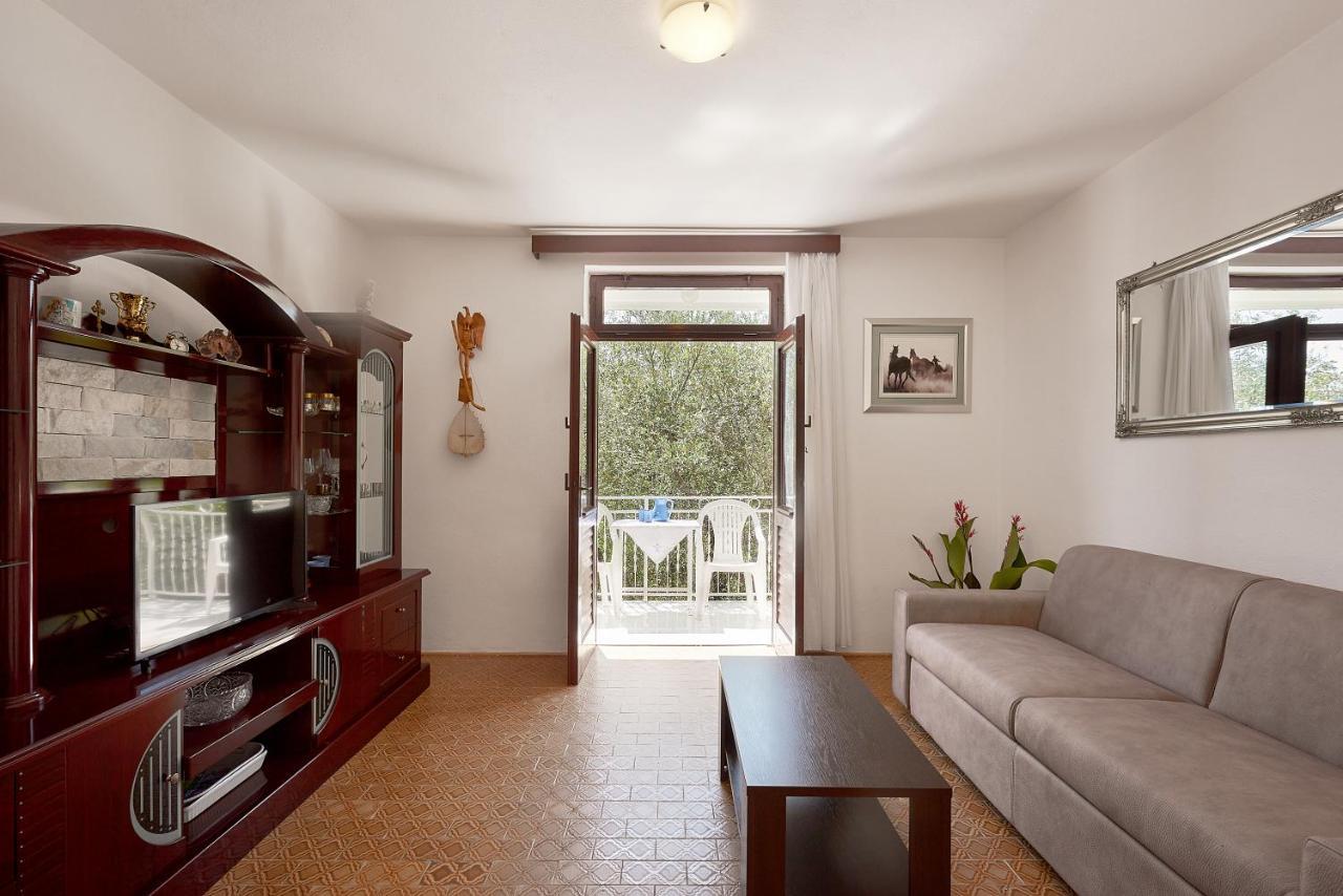 Apartmani Kuca U Maslinama Sveti Stefan Exteriör bild