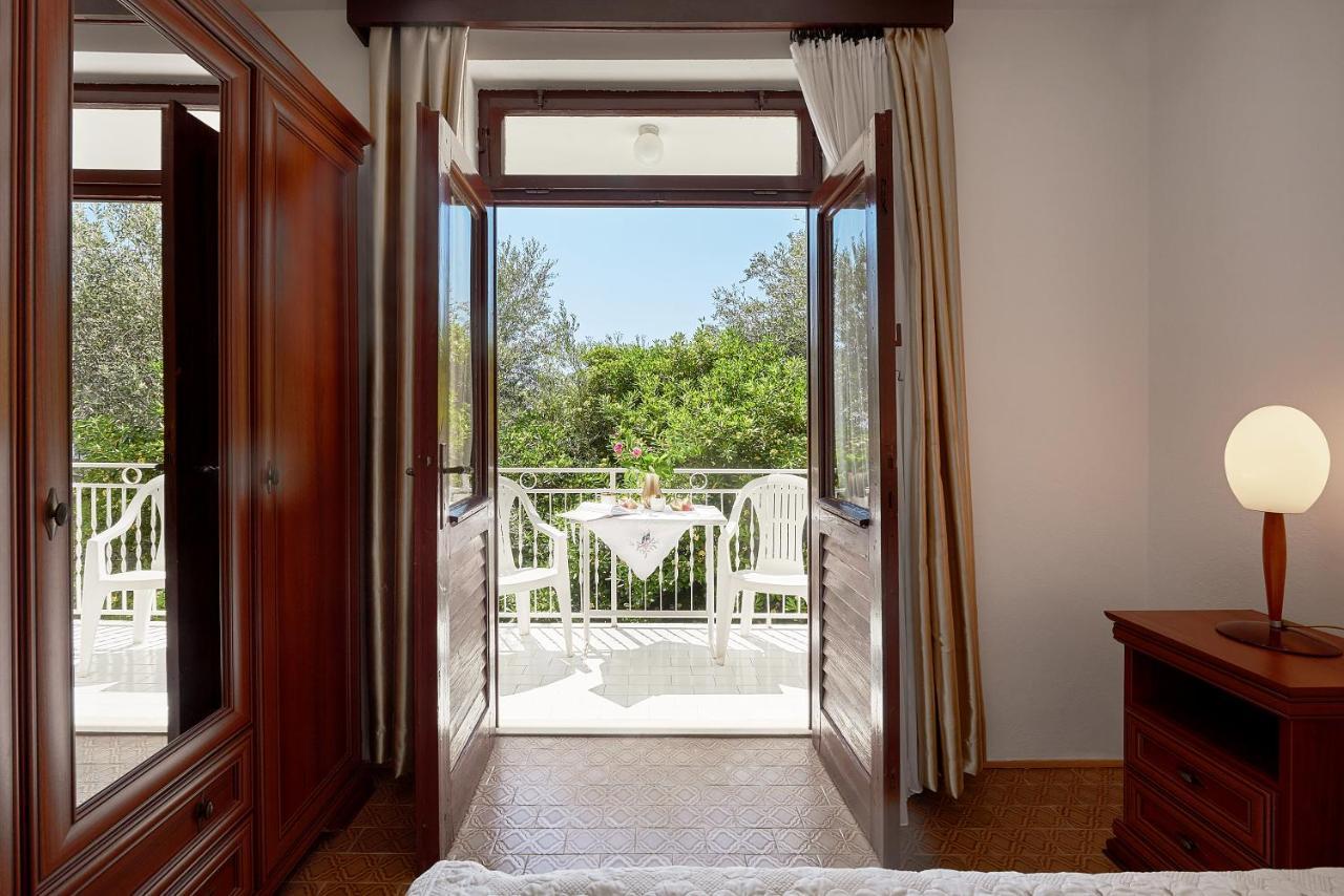Apartmani Kuca U Maslinama Sveti Stefan Exteriör bild