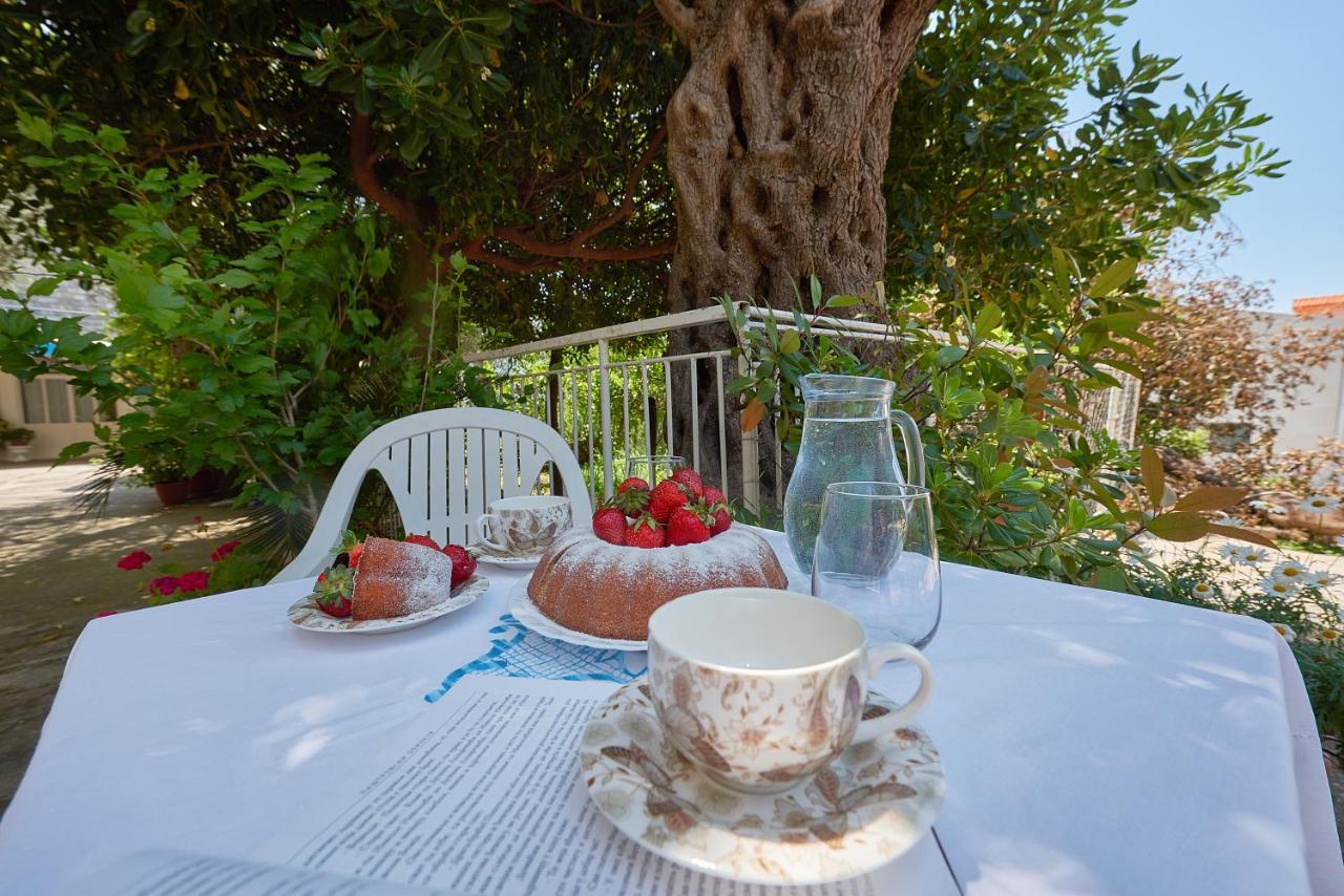 Apartmani Kuca U Maslinama Sveti Stefan Exteriör bild