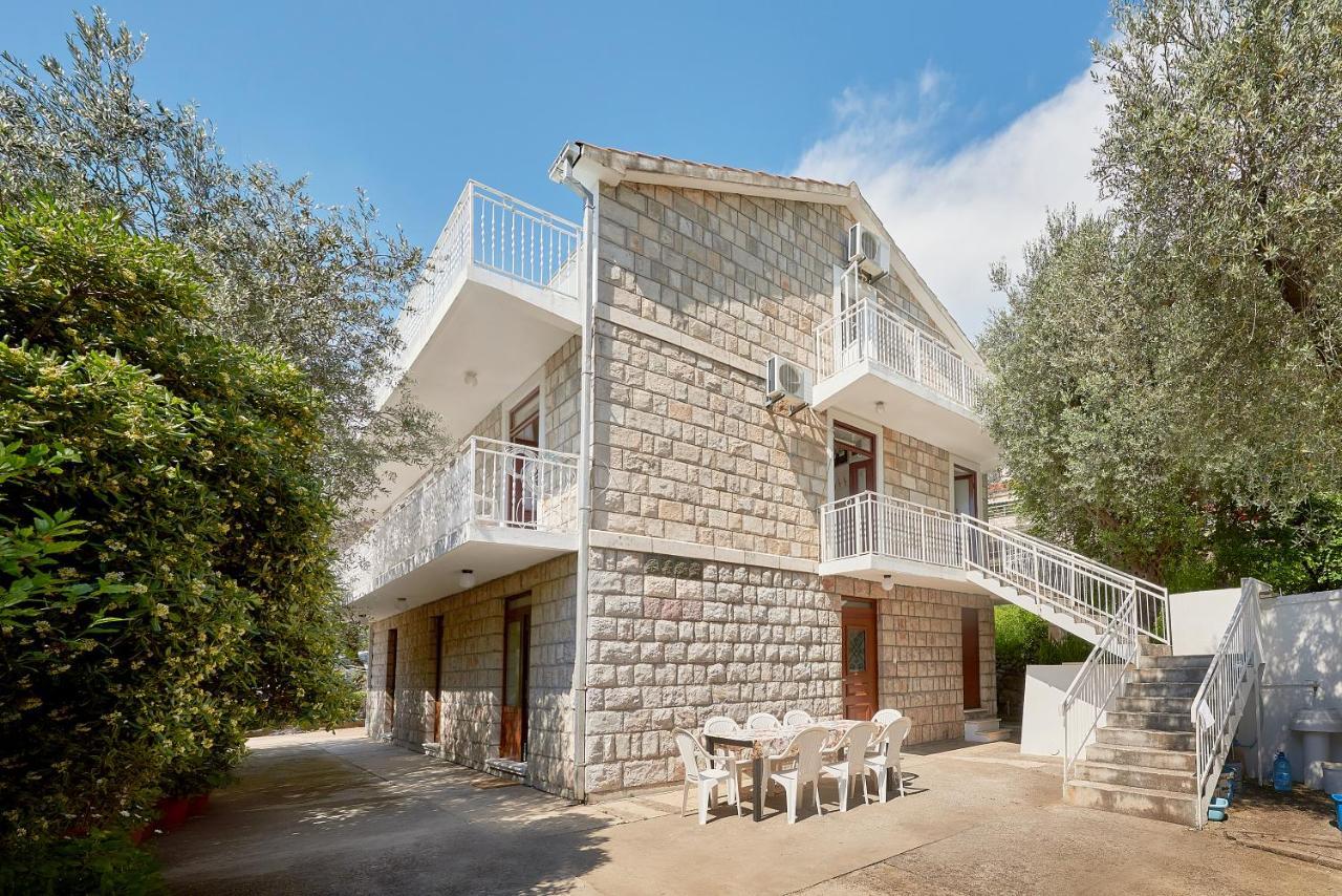 Apartmani Kuca U Maslinama Sveti Stefan Exteriör bild