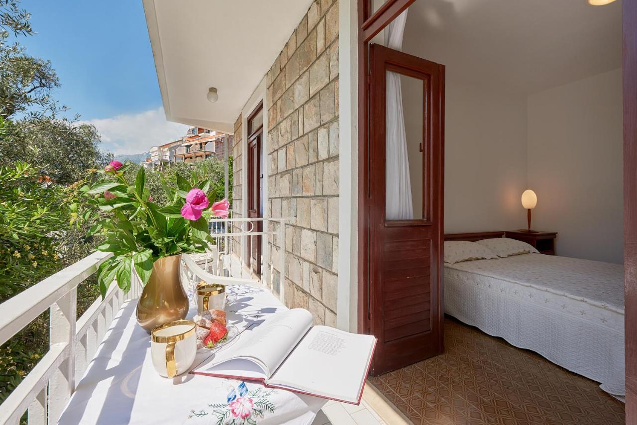 Apartmani Kuca U Maslinama Sveti Stefan Exteriör bild