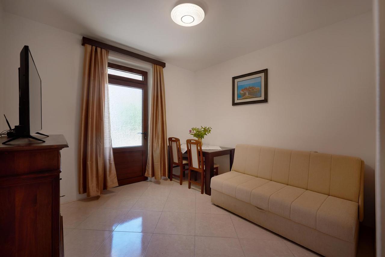 Apartmani Kuca U Maslinama Sveti Stefan Exteriör bild