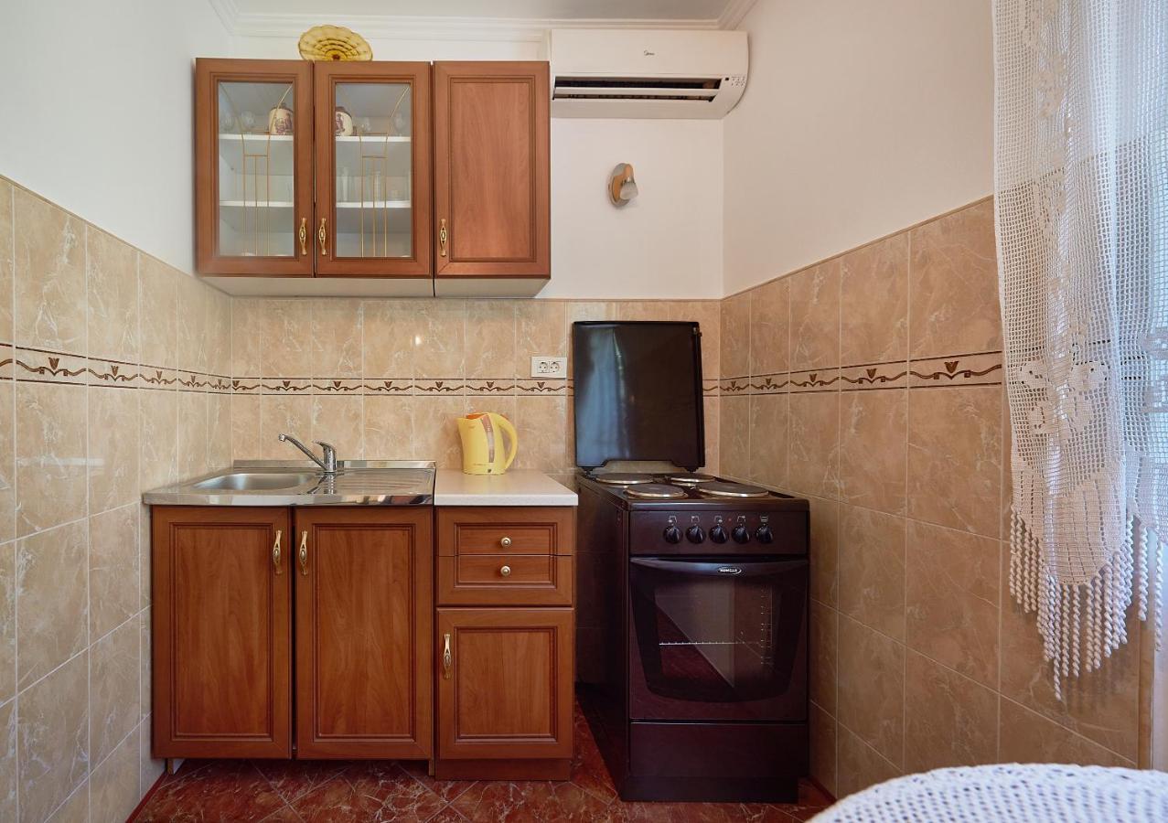 Apartmani Kuca U Maslinama Sveti Stefan Exteriör bild