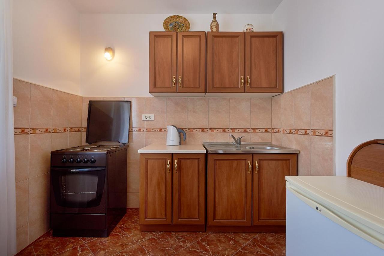 Apartmani Kuca U Maslinama Sveti Stefan Exteriör bild